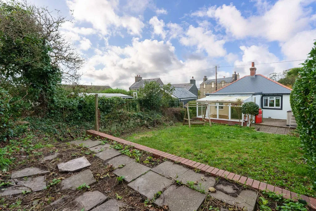 Property photo 3 of 18