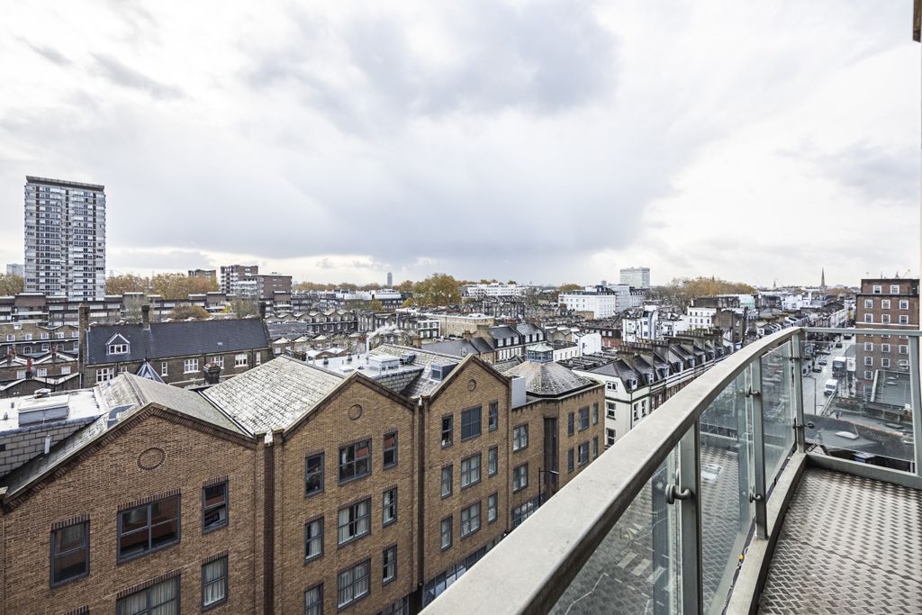 Property photo 2 of 10 Balcony