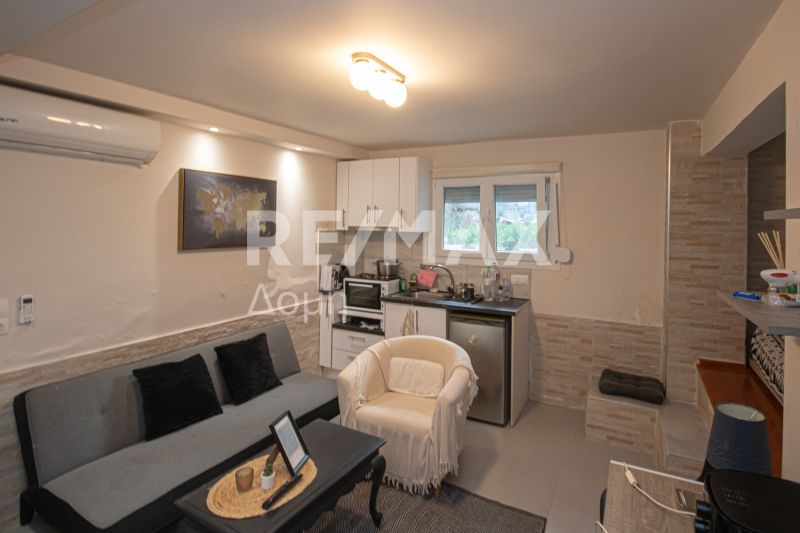 Property photo 2 of 21