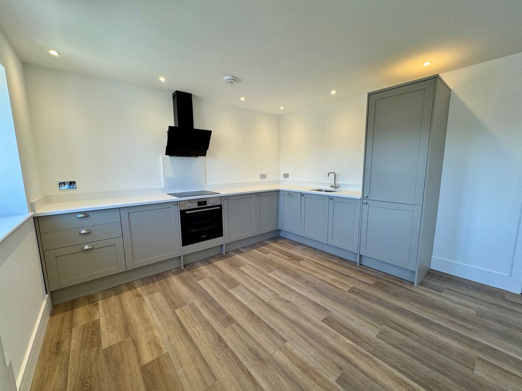 Property photo 1 of 13 Image