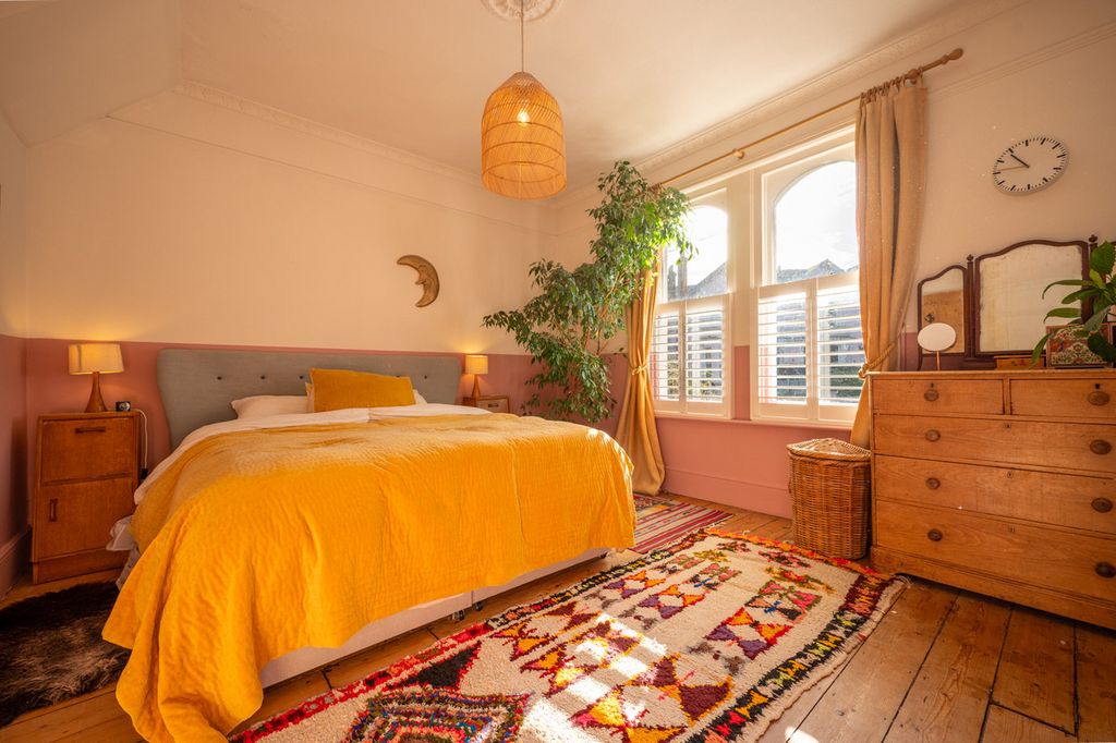 Property photo 3 of 41