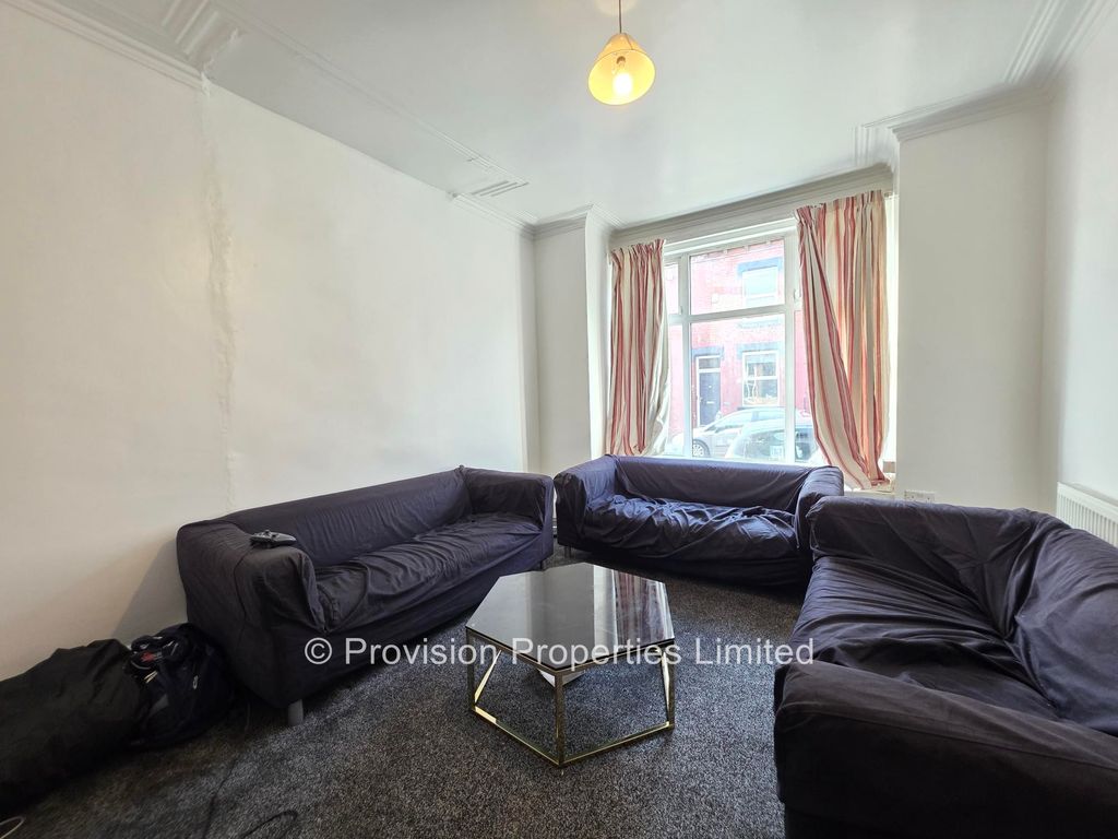 Property photo 3 of 10 Photo