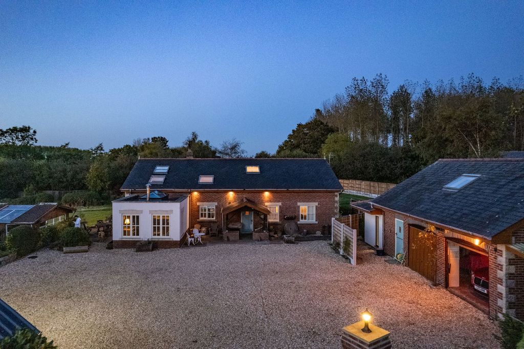 Property photo 1 of 42