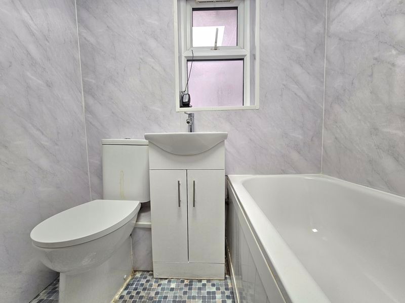 Property photo 3 of 7 Photo 5