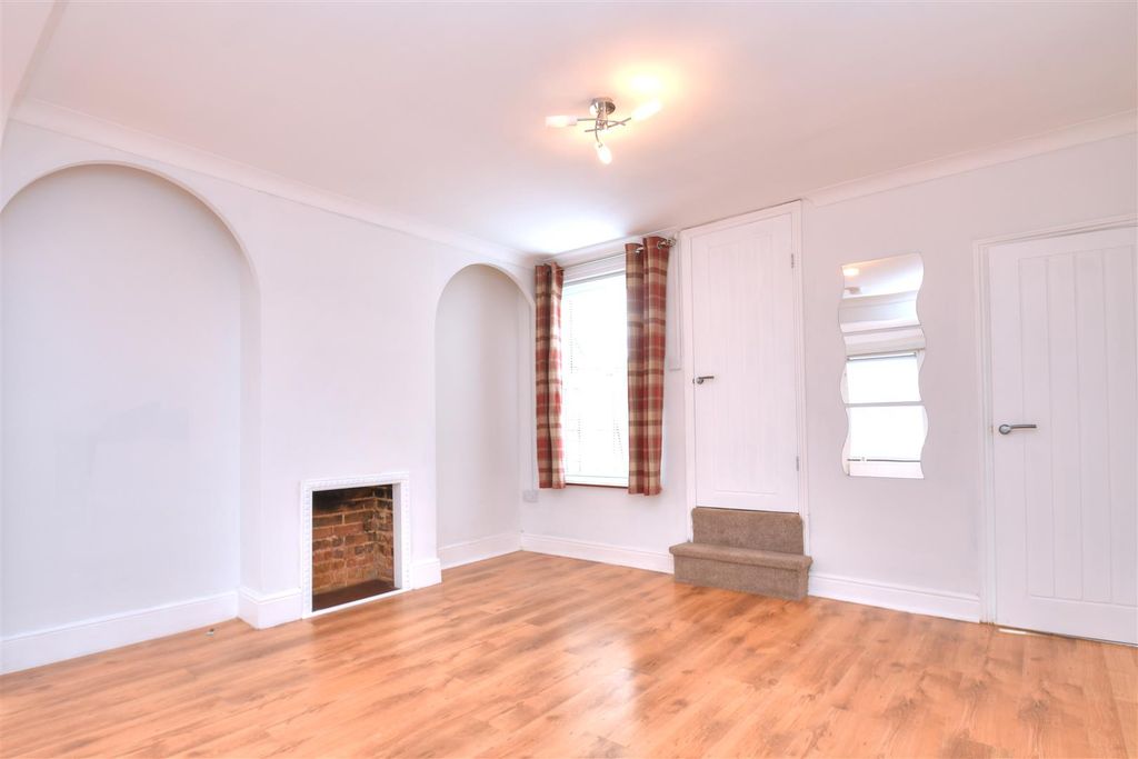 Property photo 3 of 9 Dining Room.Jpg