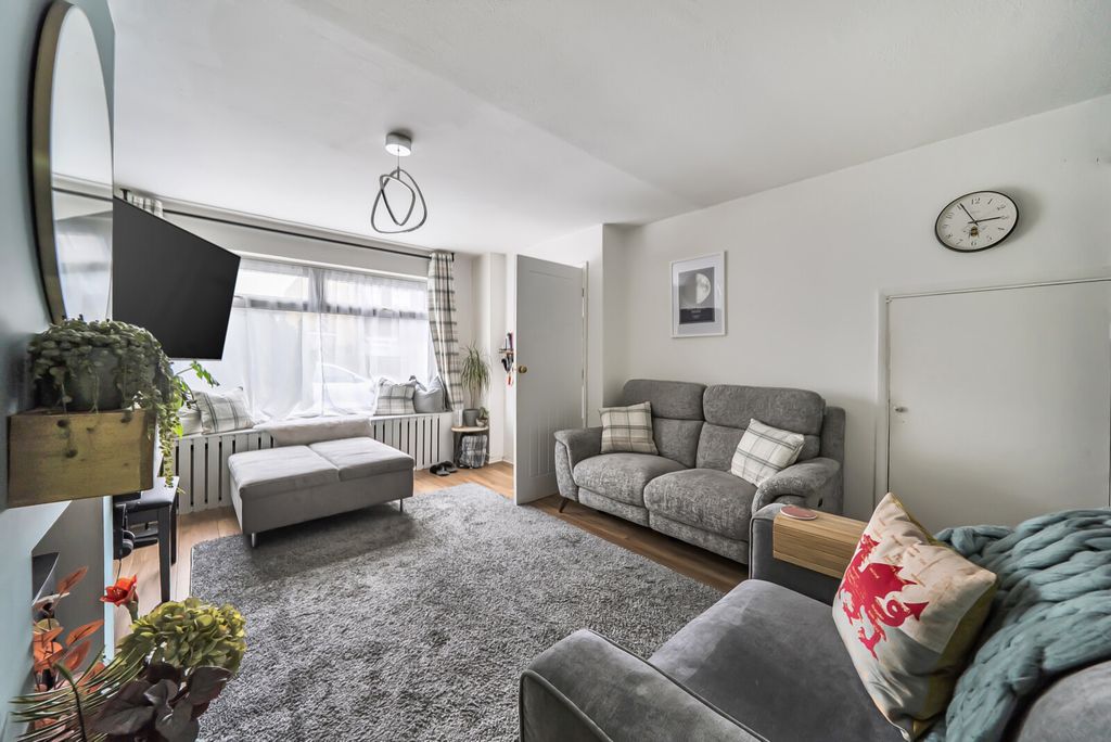 Property photo 3 of 19 Picture 3