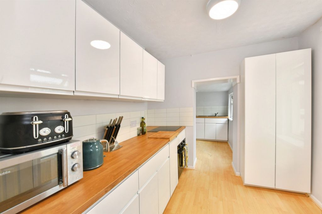 Property photo 2 of 20
