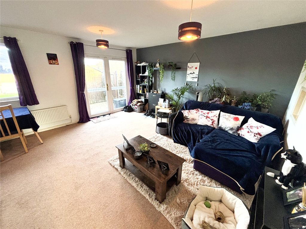 Property photo 2 of 8 Picture No. 20