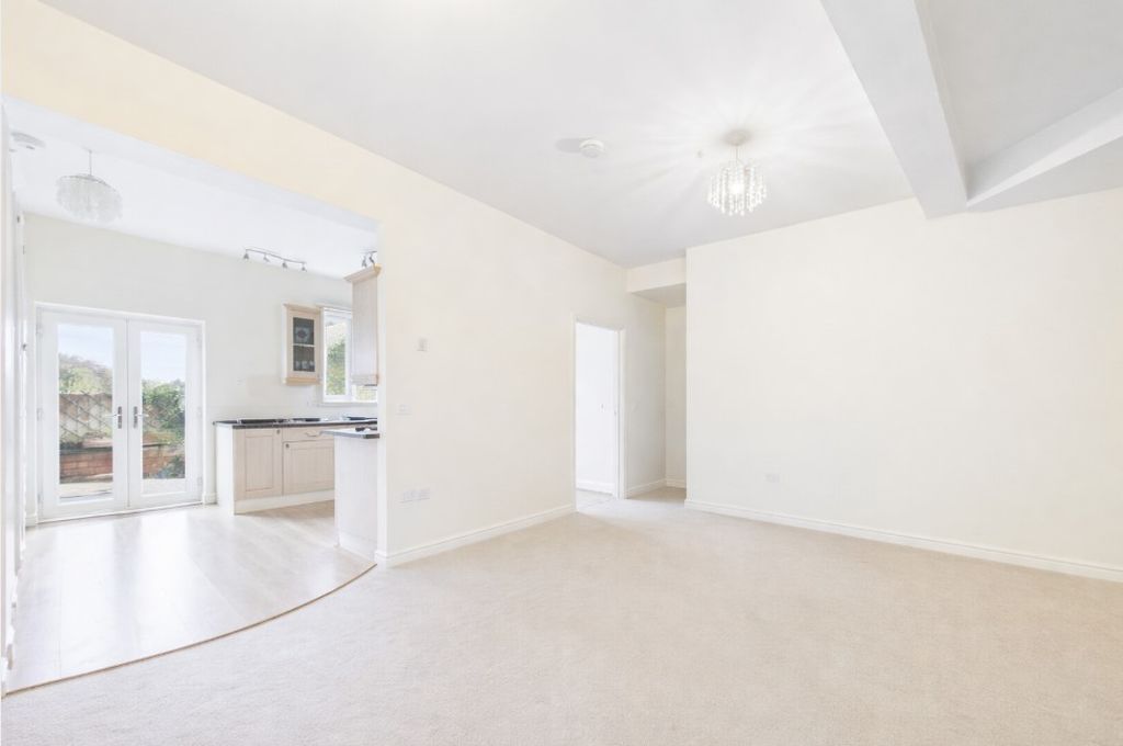 Property photo 2 of 9 Lounge