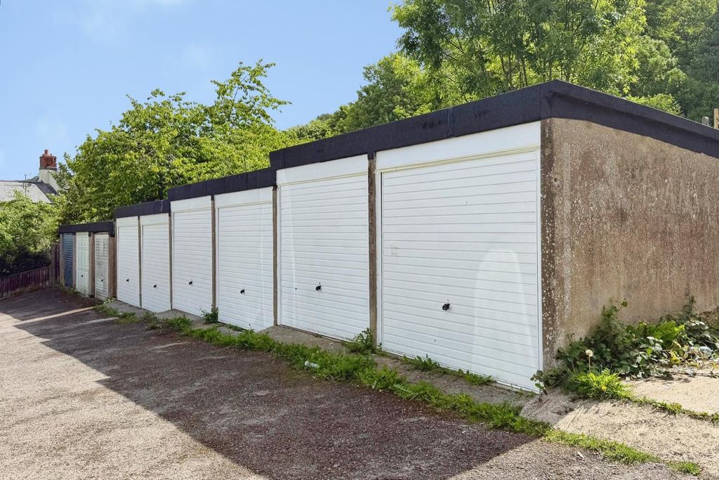 Property photo 1 of 4