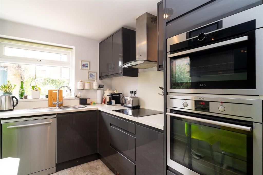 Property photo 3 of 15 Kitchen