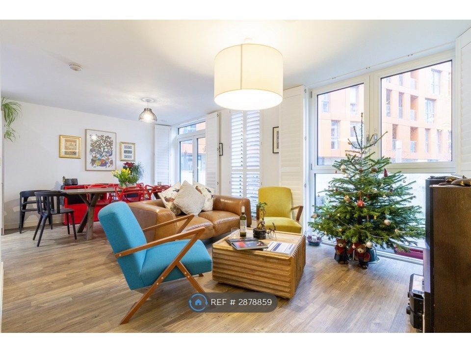 Property photo 1 of 10 Living Room