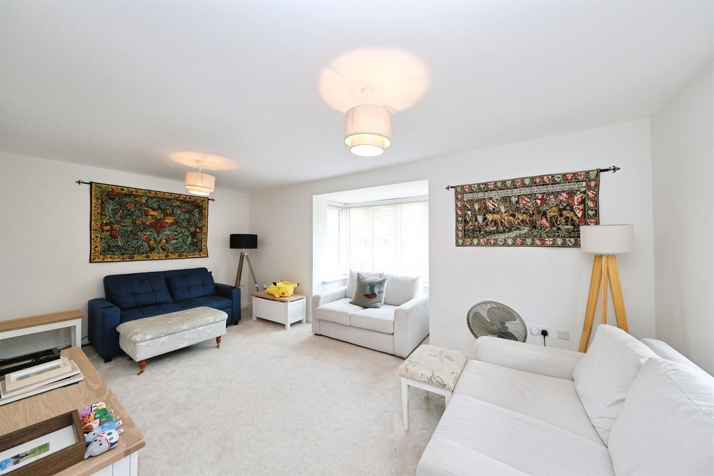 Property photo 2 of 19