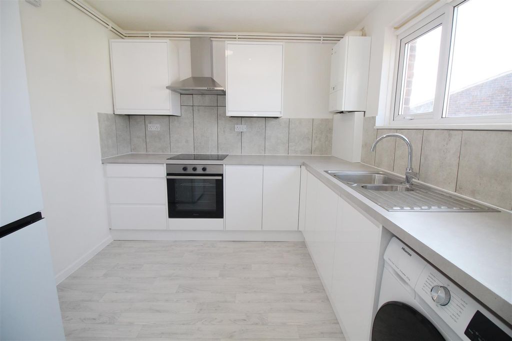 Property photo 2 of 7 Kitchen.Jpg