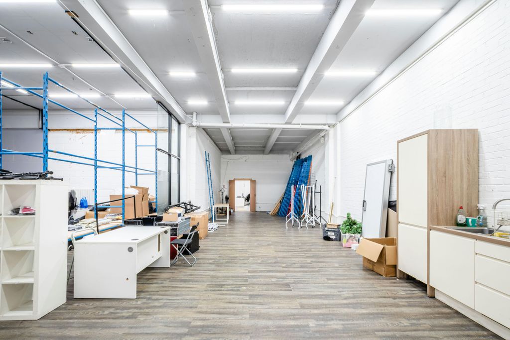 Property photo 2 of 18 Plumbers Row 18 U3 - Low Res 3.Jpg