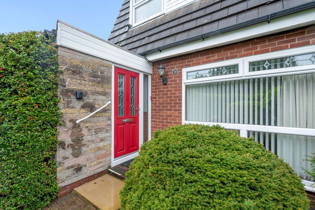 Property photo 2 of 32