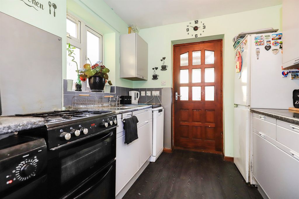 Property photo 3 of 13