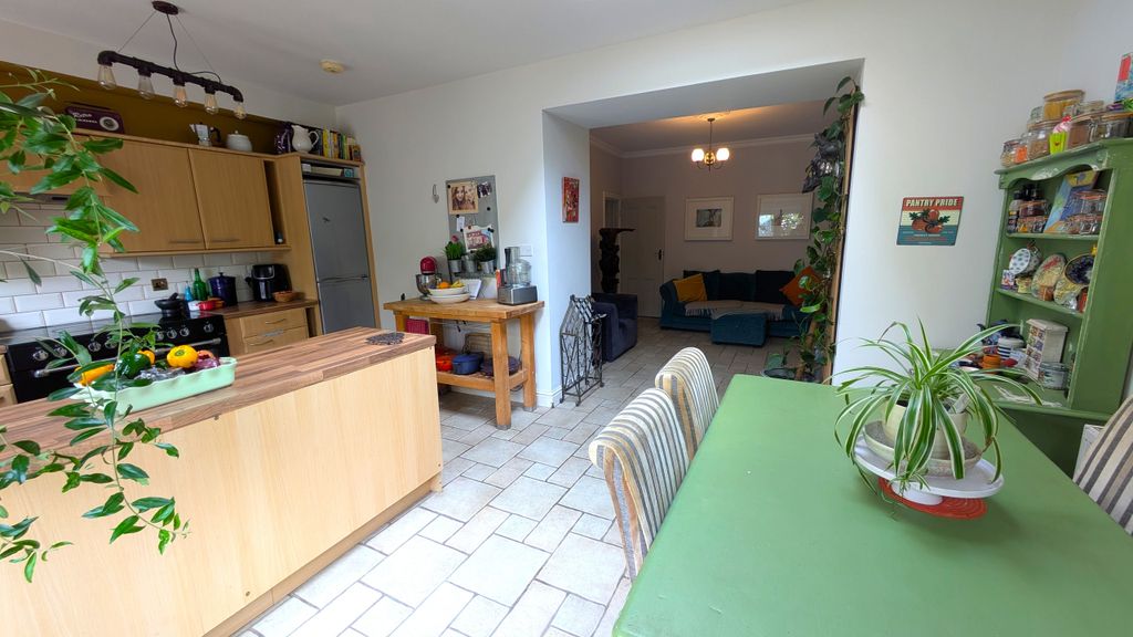 Property photo 3 of 22 Kitchen/Diner
