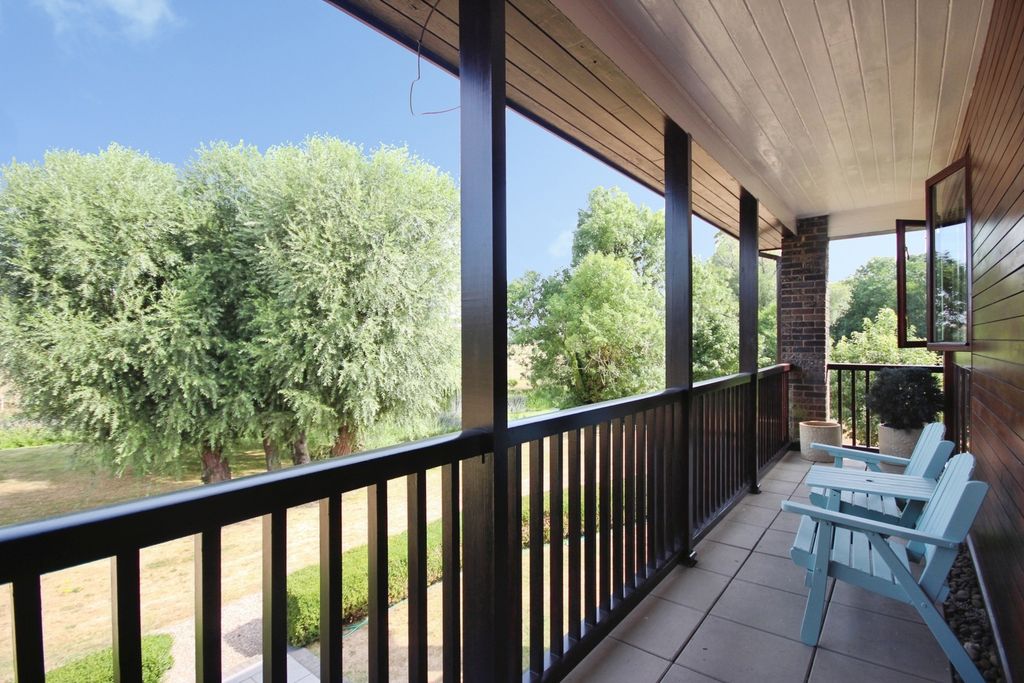 Property photo 2 of 18 Balcony