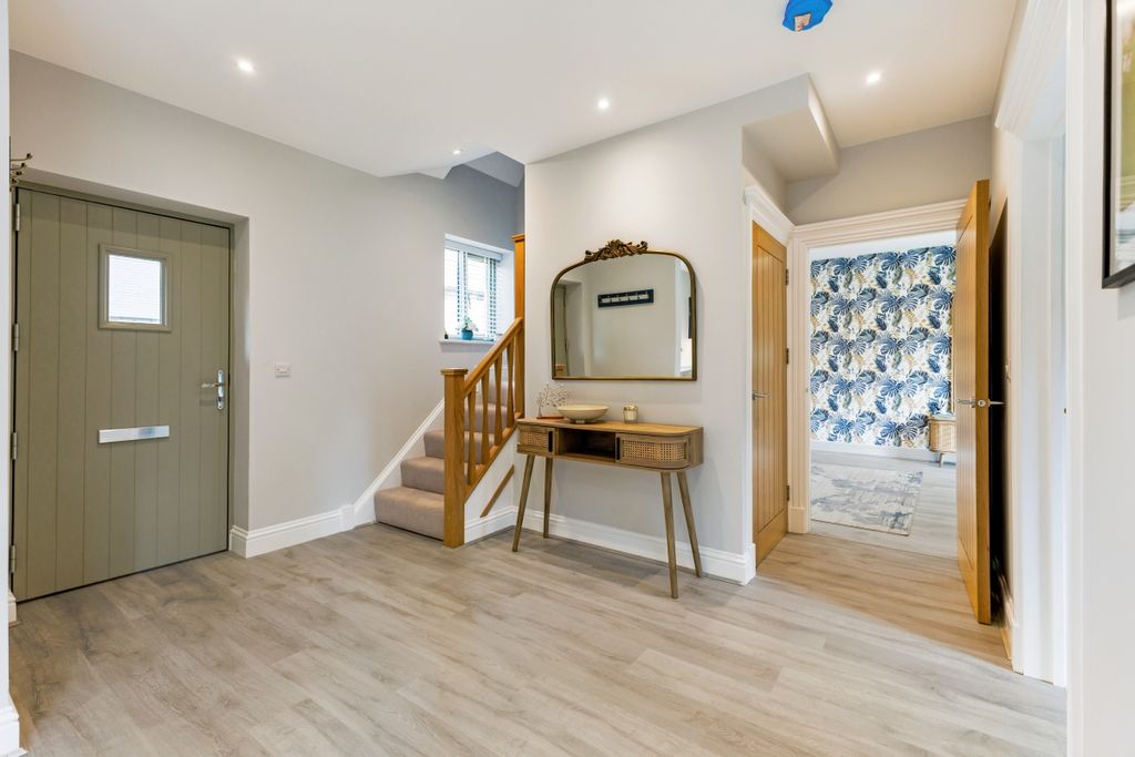 Property photo 3 of 20 3