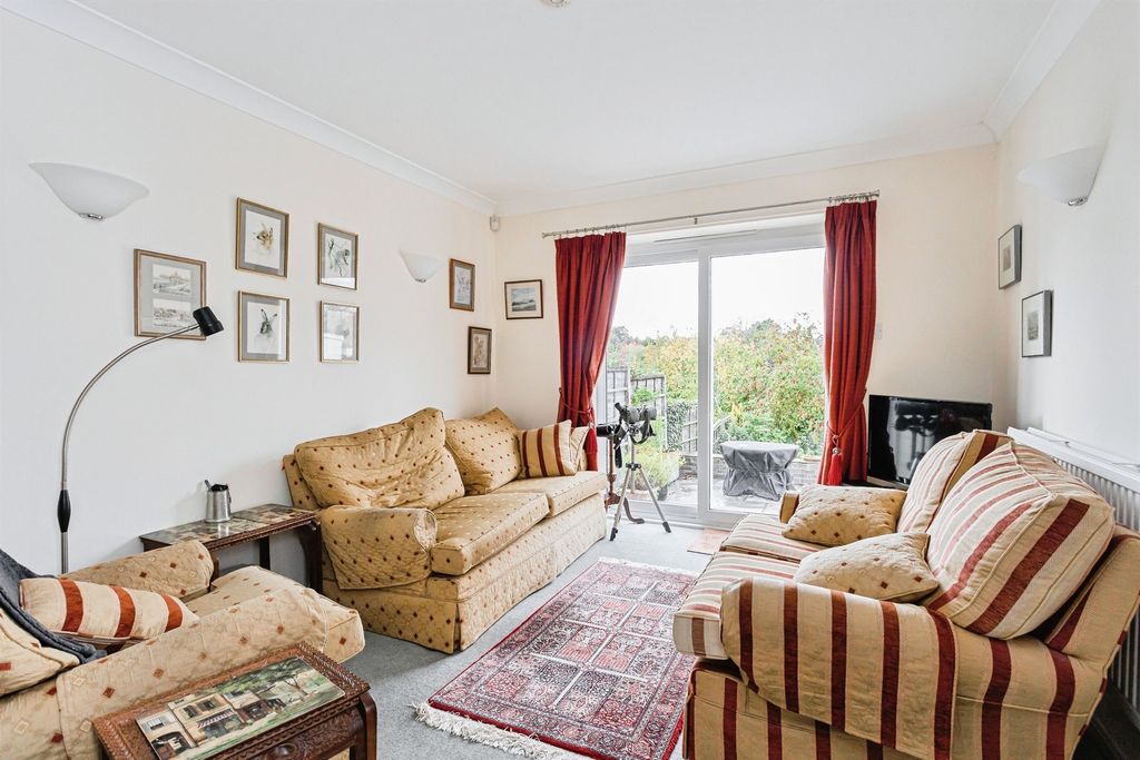 Property photo 3 of 19