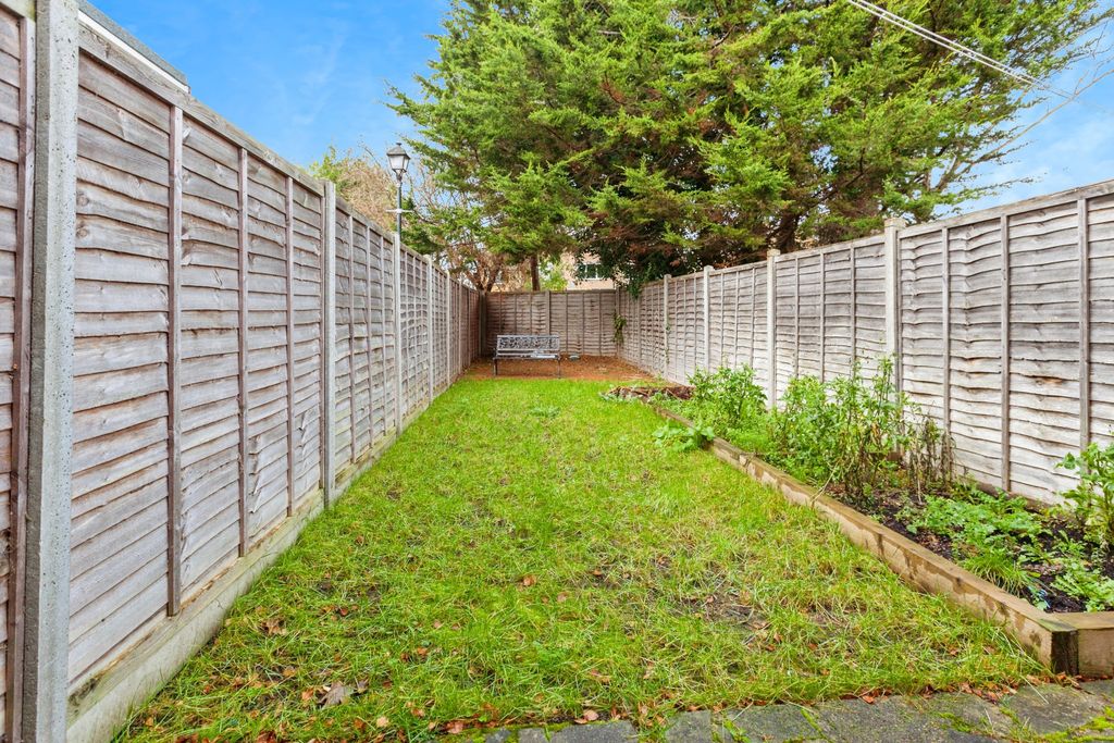 Property photo 3 of 14 Garden