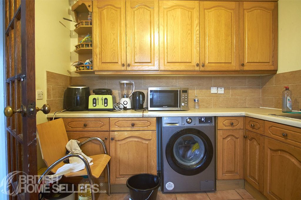 Property photo 2 of 14 Picture No. 13
