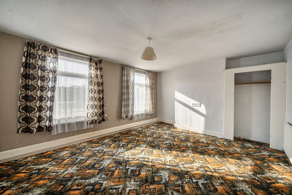 Property photo 2 of 10 1424257-1-69Aeed6...