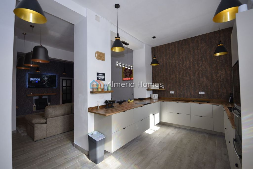 Property photo 2 of 22