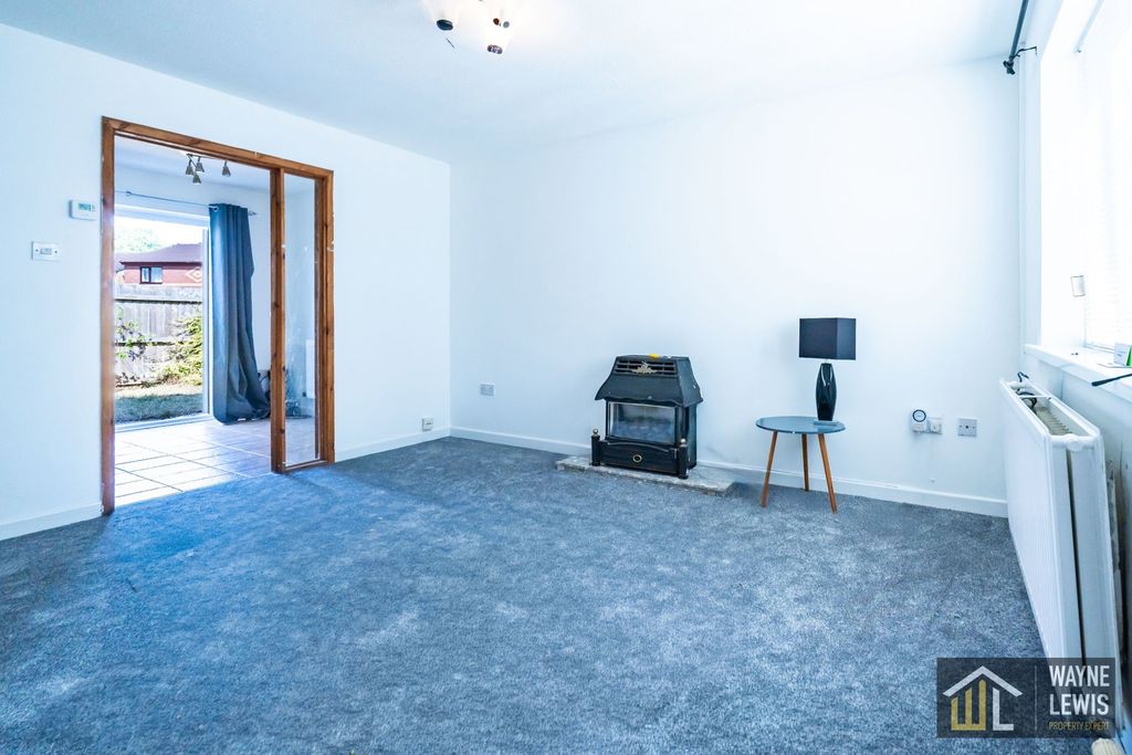 Property photo 2 of 23