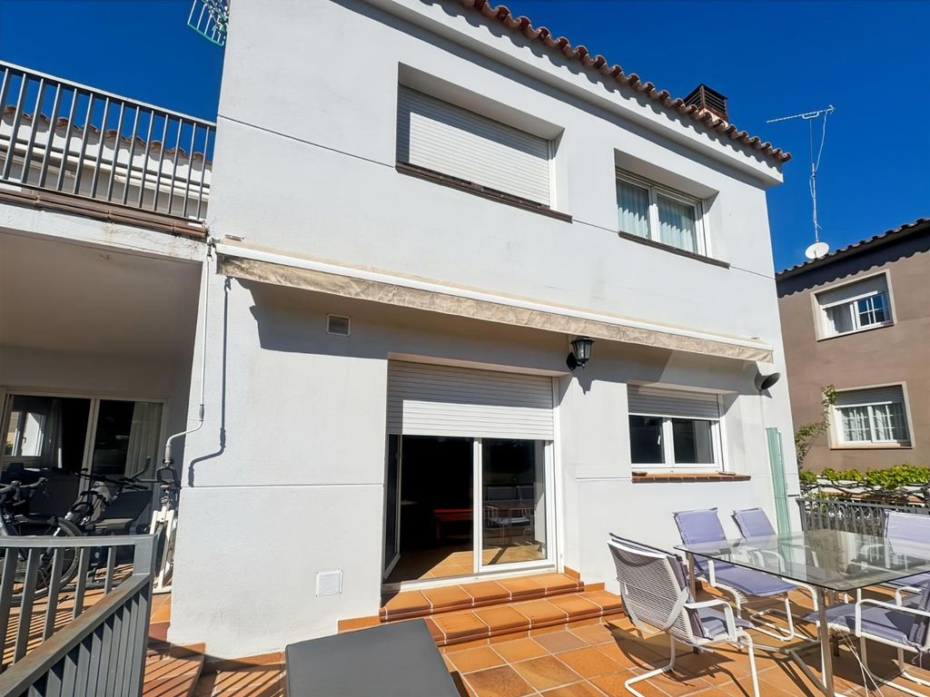 Property photo 1 of 50