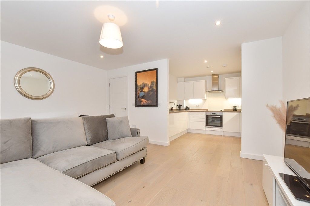 Property photo 2 of 10 Lounge