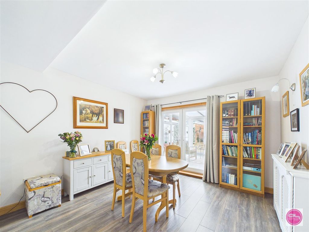 Property photo 3 of 27 Bass's Cresent, Castle Gresley (1).Jpg