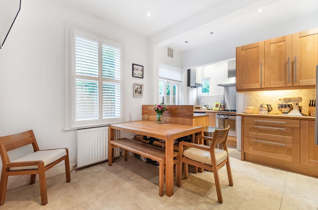 Property photo 2 of 7 842972 (4)