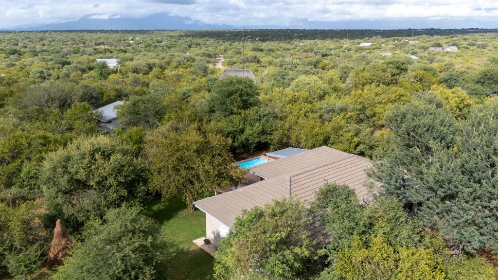 Property photo 1 of 38 1Hs1687457
