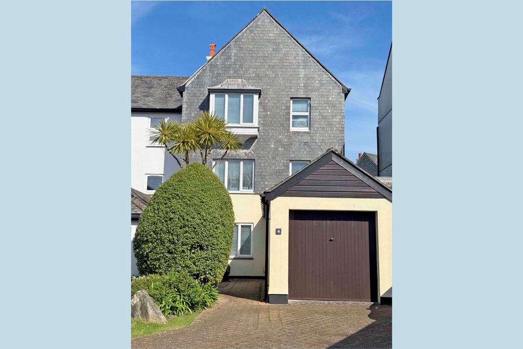 Property photo 3 of 16 Photo 3