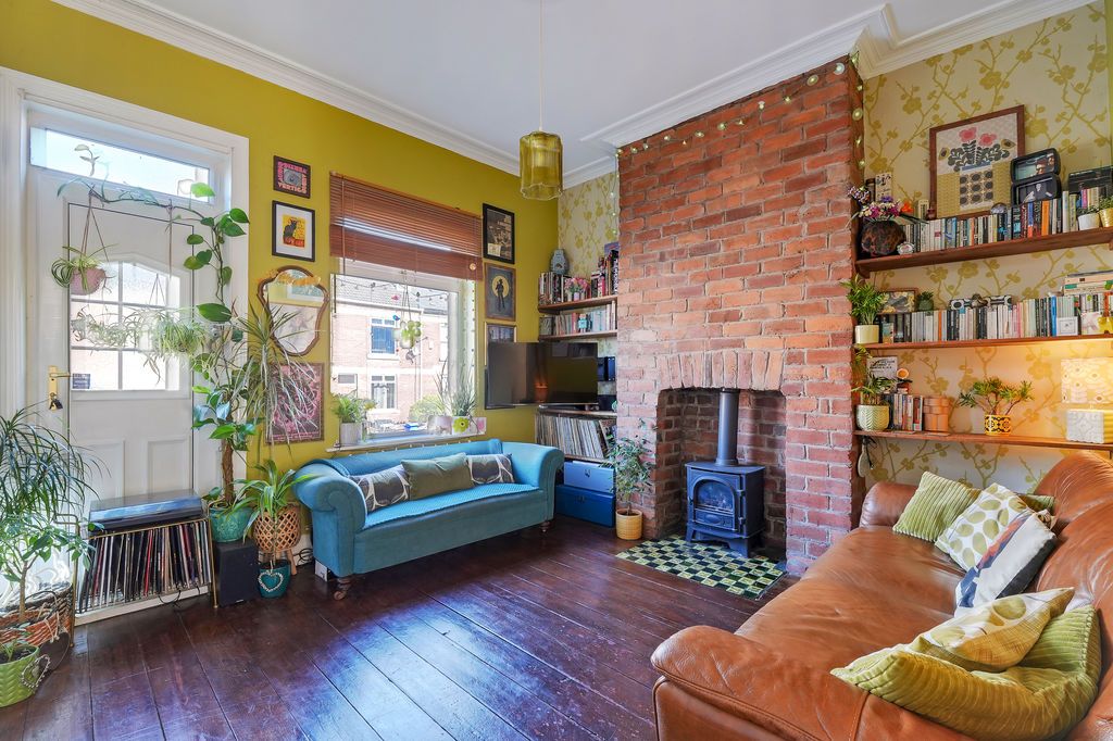 Property photo 2 of 26 Living Room