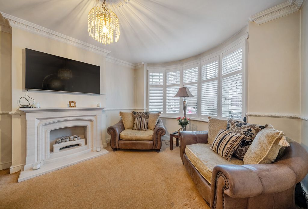 Property photo 3 of 22 1411288-2-699c7E9...