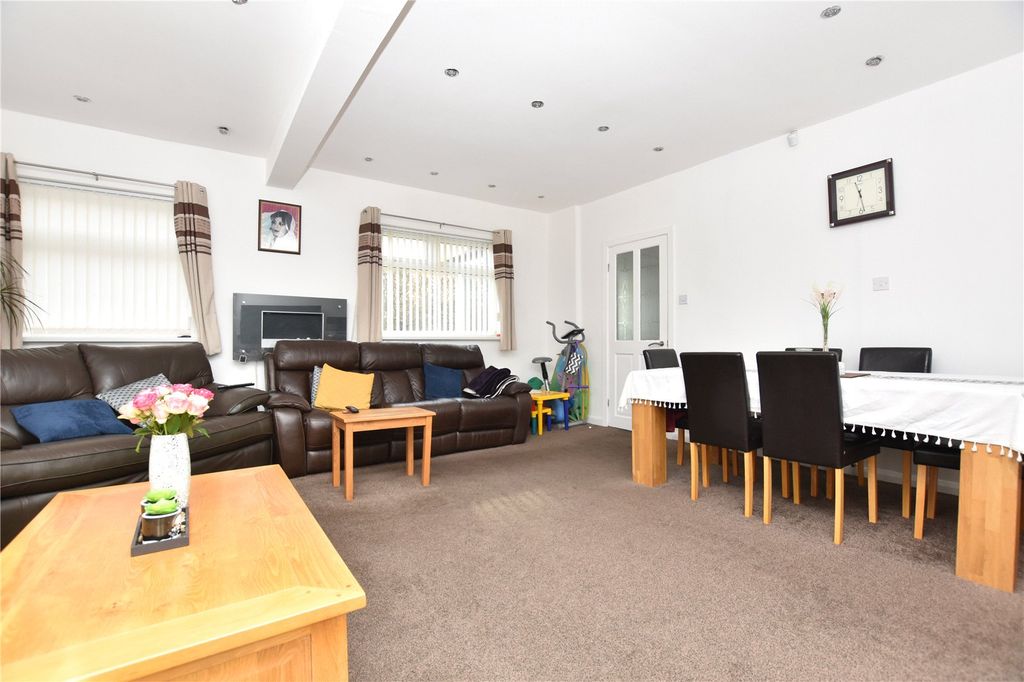 Property photo 2 of 19 Picture No. 15