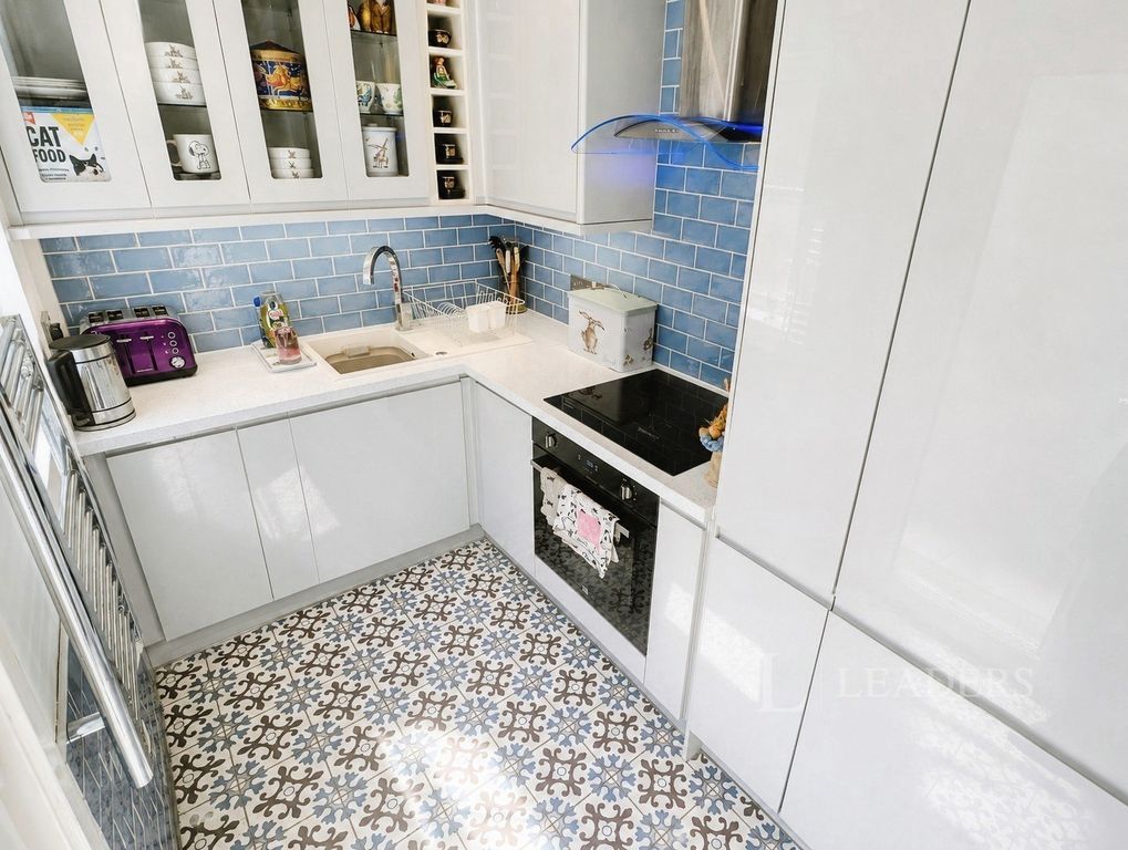 Property photo 3 of 16 Pbox-Img.Png