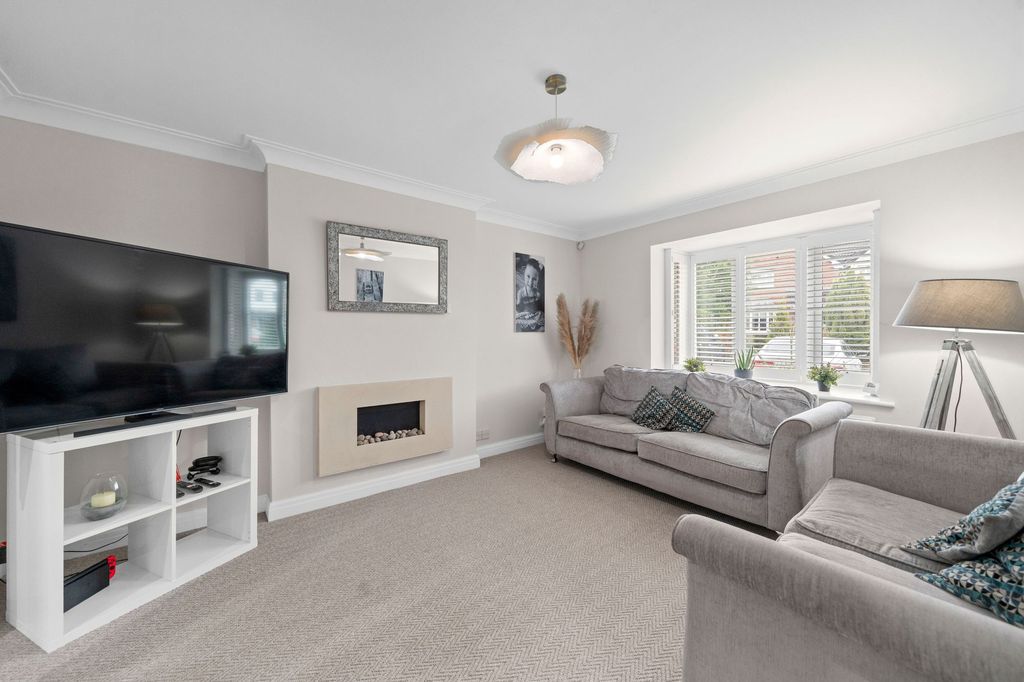 Property photo 2 of 25