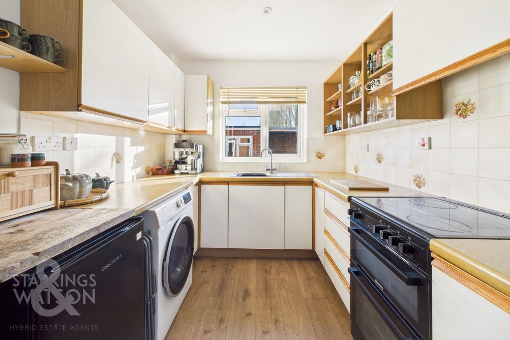 Property photo 3 of 25