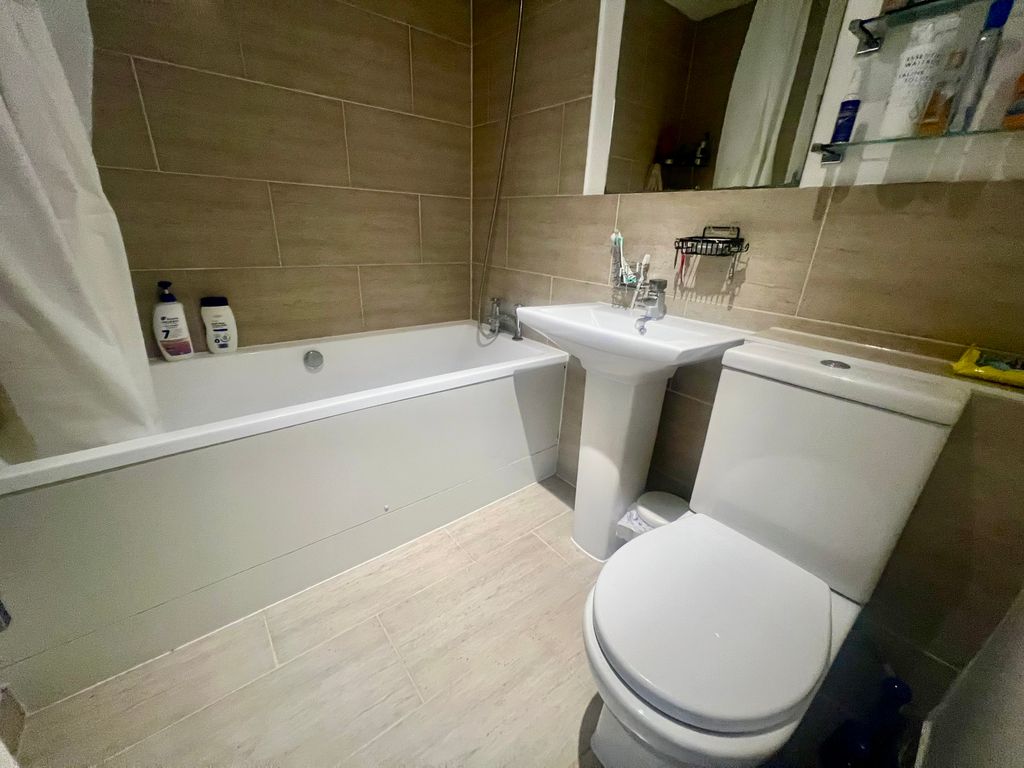 Property photo 3 of 4 Img_3104