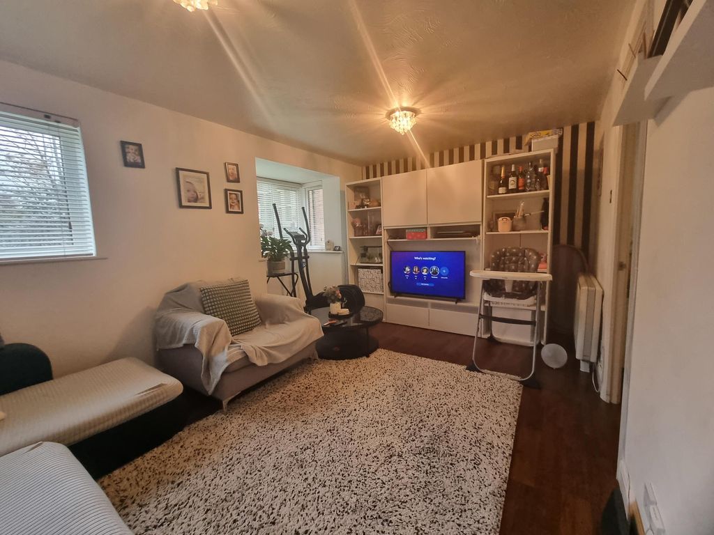 Property photo 2 of 6