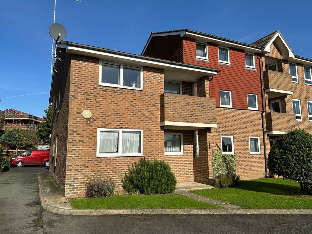 Property photo 1 of 12