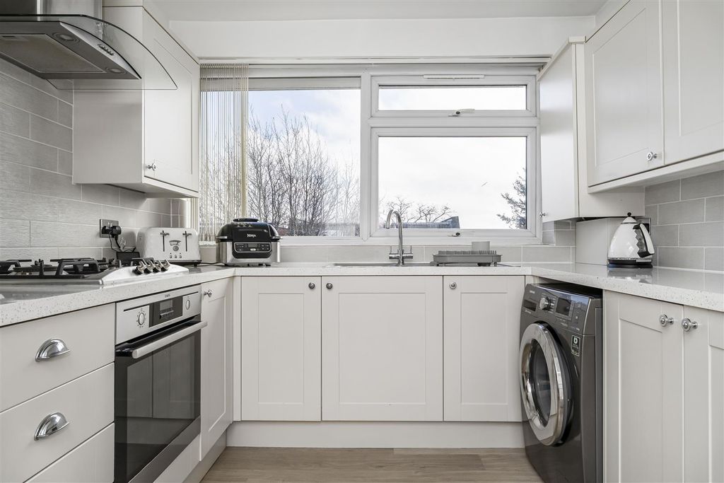 Property photo 3 of 22 3