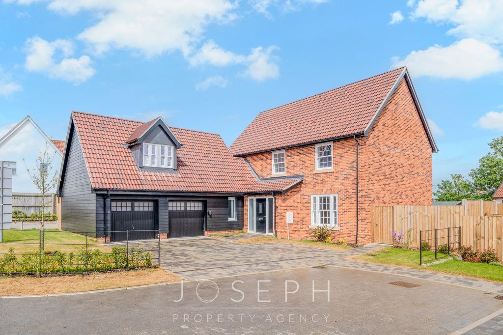 Property photo 1 of 32