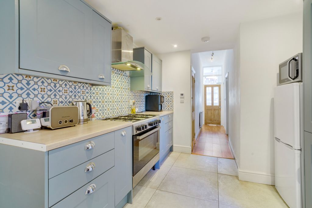 Property photo 1 of 19 Photo 10