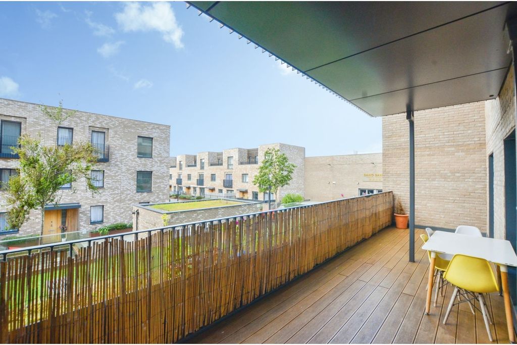 Property photo 2 of 20 Balcony