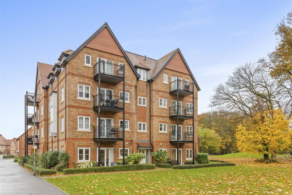 Property photo 1 of 17 Flat 39 Aspen Rd, Hp10 9Fa-13.Jpg